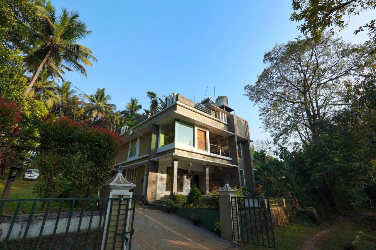 Hotel Athirapilly On The Rocks à Athirappilly Extérieur photo