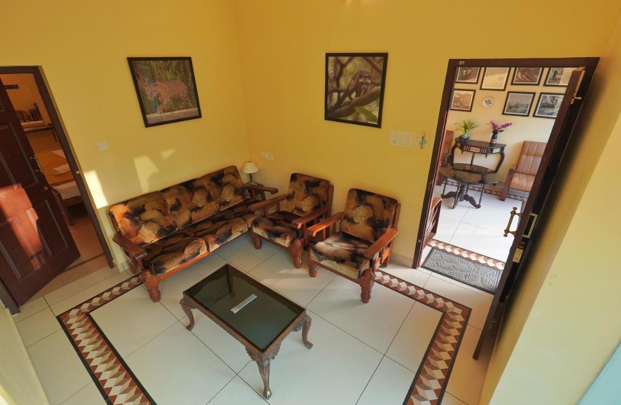 Hotel Athirapilly On The Rocks à Athirappilly Extérieur photo