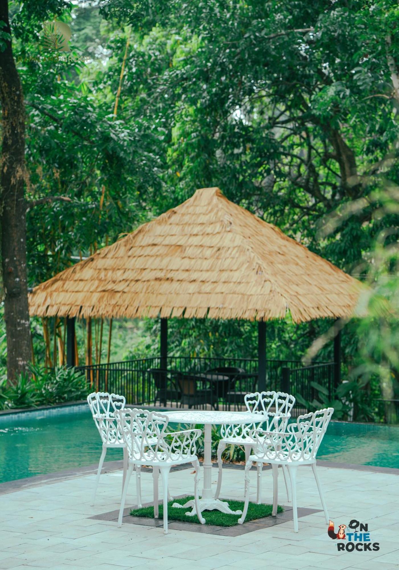 Hotel Athirapilly On The Rocks à Athirappilly Extérieur photo